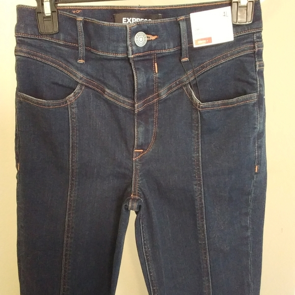 Front leg seam, Denim Perfect Expree jeans!